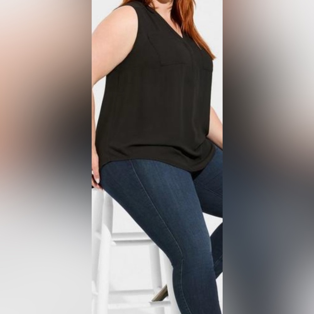 Sleeveless V-Neck Black Women’s Top
